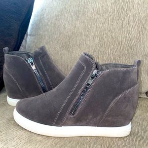 Pierre Dumas Hidden Wedge